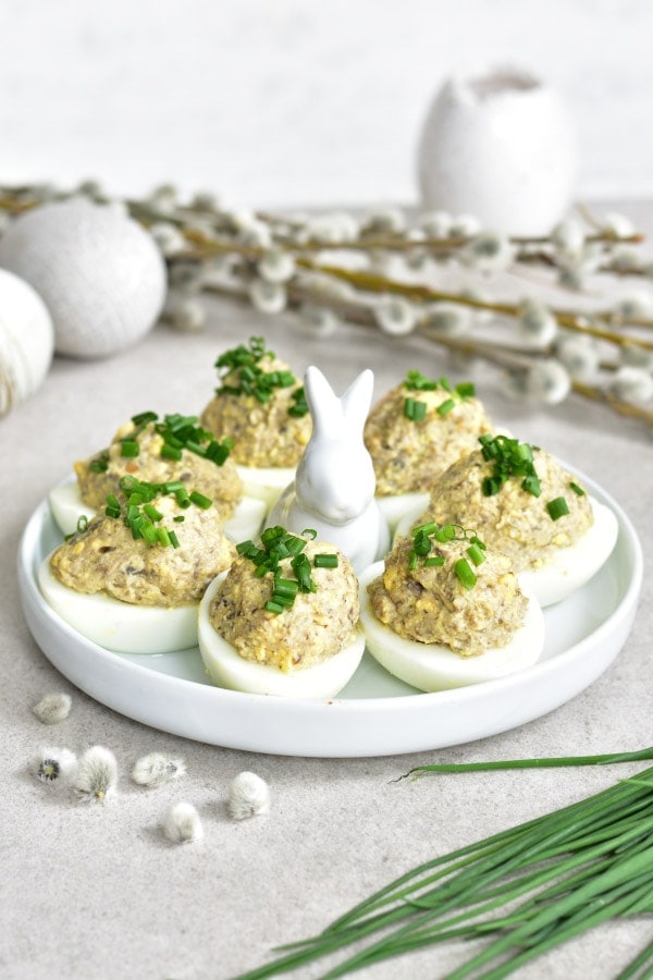 Mushroom-deviled-eggs-Jajka-faszerowane-pieczarkami-everyday-delicious-1